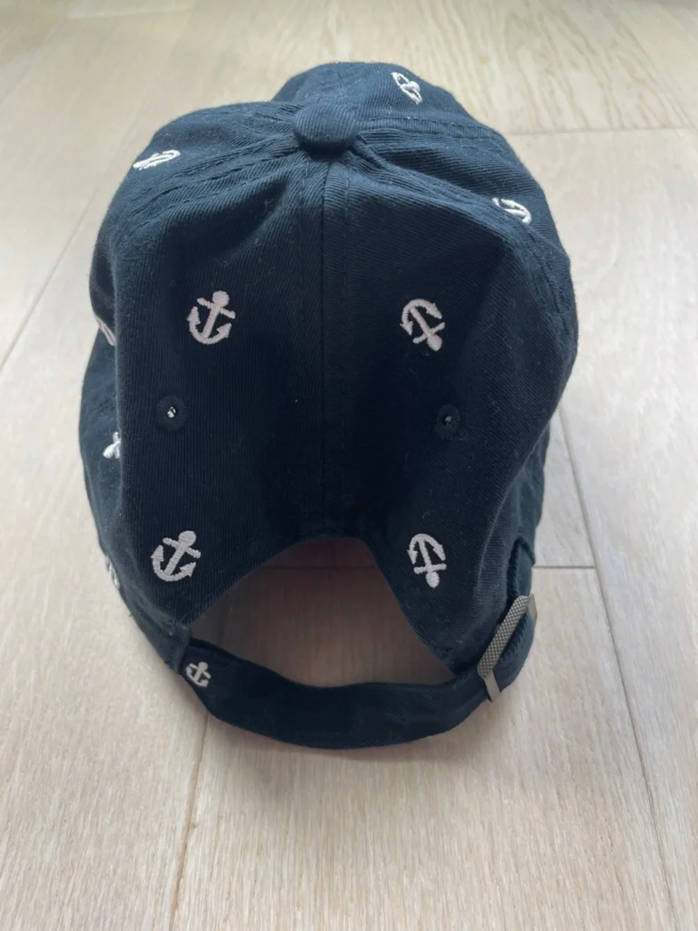 Boston Red Sox Baseball Cap with Anchor Embroidery - Picture 3 of 3